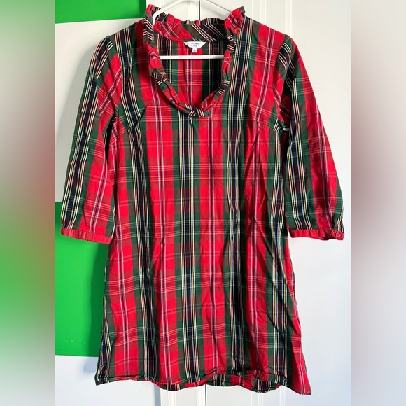 crown & ivy Dresses & Skirts - Crown & Ivy Women’s Holiday Plaid Shift Dress